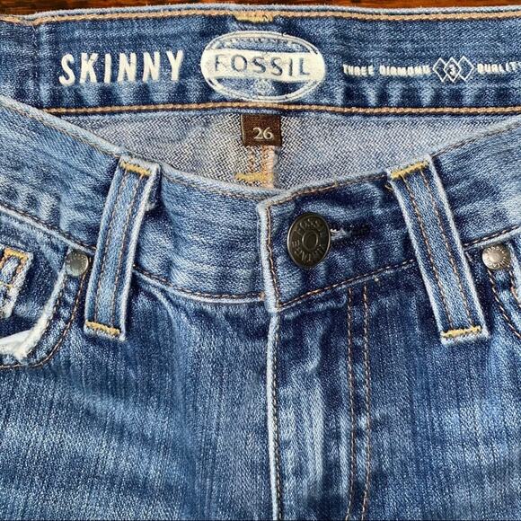 Fossil size 26 skinny cropped jeans Waist 15”, length 34”, inseam 26” - Picture 7 of 8